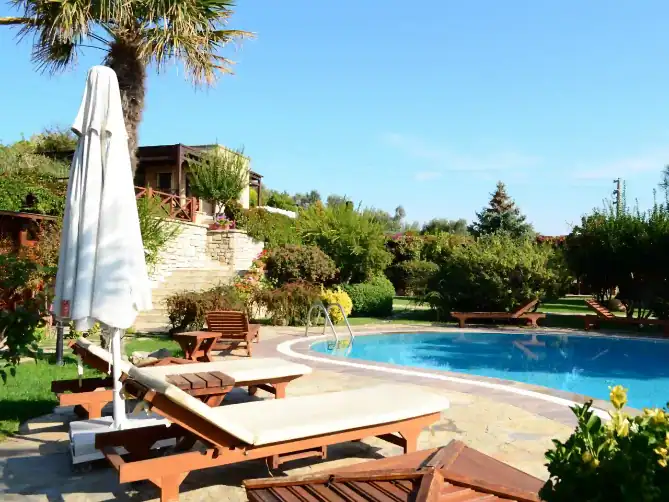 Bozcaada Havuz Otel Butik Tatil